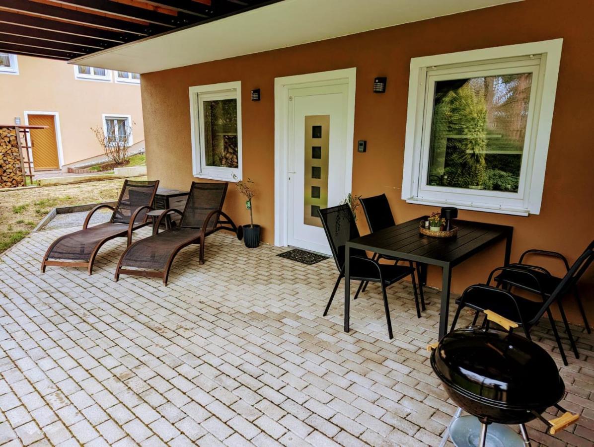 Ferienwohnung Jobst - Ruhig Mit Blick Ins Gruene Nittenau Eksteriør bilde
