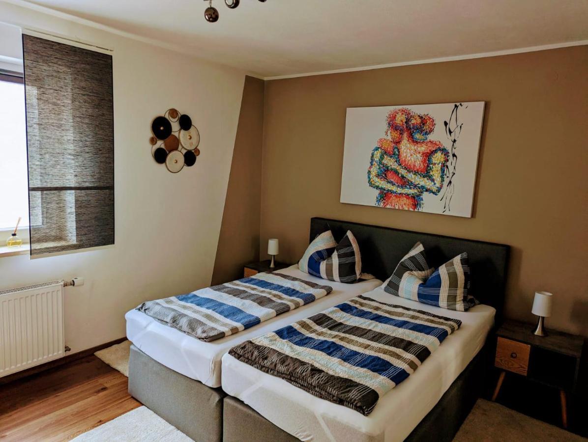 Ferienwohnung Jobst - Ruhig Mit Blick Ins Gruene Nittenau Eksteriør bilde